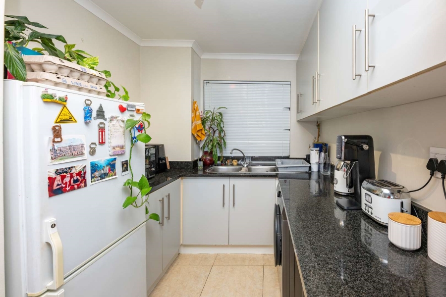 2 Bedroom Property for Sale in Sea Point Western Cape